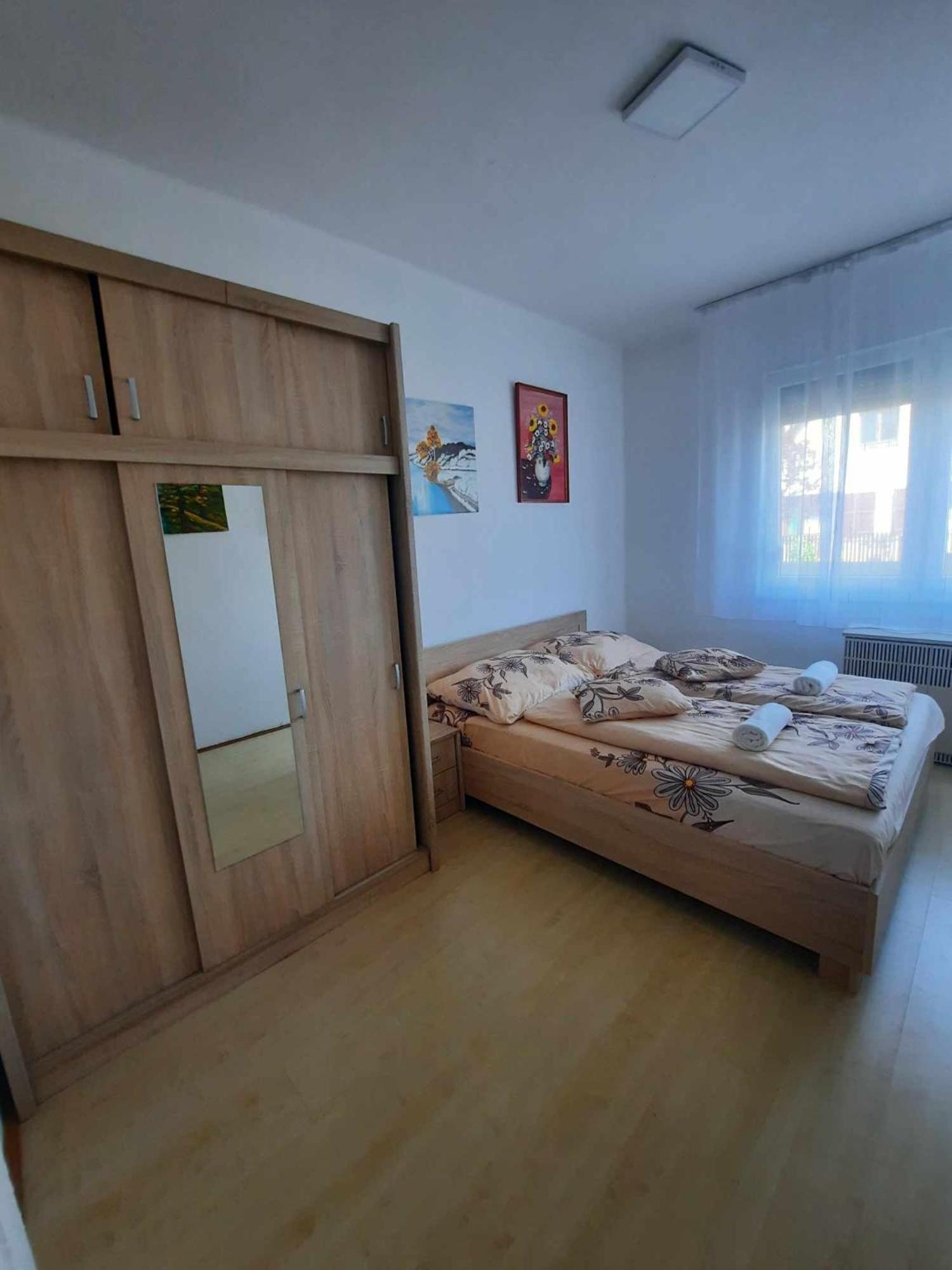 Galeria Vendeghaz Apartment Hajduszoboszlo Exterior photo